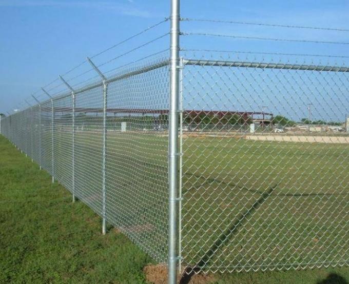 Hot Dipped Galvanized Low Carbon Steel Wire Chain Link Fence for Farm Field 14