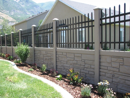 Iso 9001 Steel Picket Fence Wrought Picket Top Garden 6 Ft Tall Durable Prefabricated