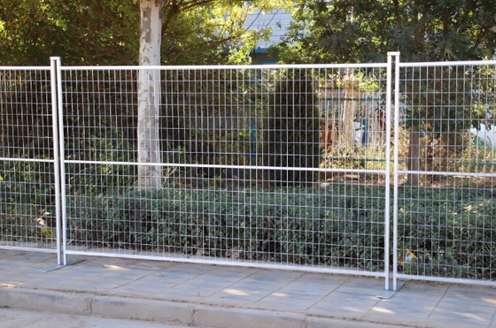 Pvc Coated 2.0m Height Canada Temporary Fence 75x150mm Security And Portable