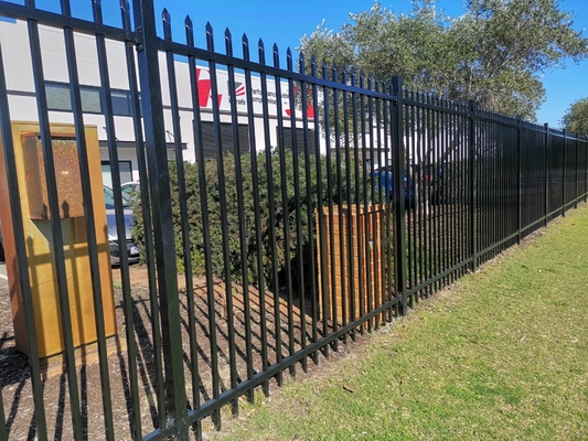 Black Powder Coated Tubular Iron Fence Solid Metal Horizontal Designs For Garden