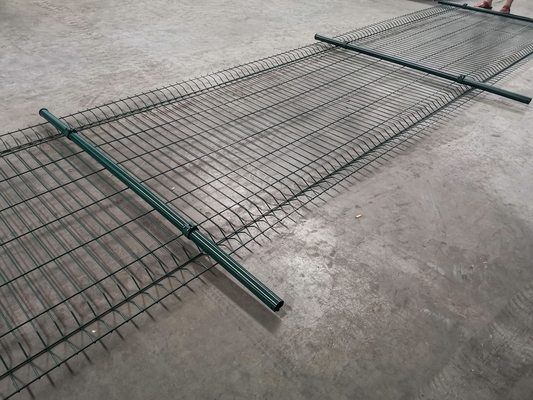 Curved Welded Mesh Bend Security Fence Panel Triangle Bend Fence 3D Fence for Garden
