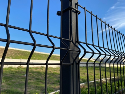 Garden PVC Coated V Bending 3D Curved Welded Wire Mesh Fence Outdoor Metal 3D Fence Panel With Peach Shape Post