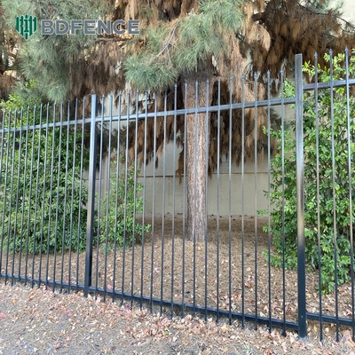 Black Powder Coated Metal Tubular Aluminum Fence Panels With Top Spear Pickets 30.000 Kg Single Gross Weight Fence Gates
