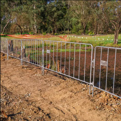 Temporary Road Safety Traffic Crowd Control Barrier Fence with Inner Tube Distance 110mm 120mm 150mm