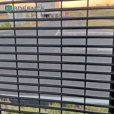 Best Sell Galvanized Anti-Climb 358 Security Wire Mesh Fence for Sale