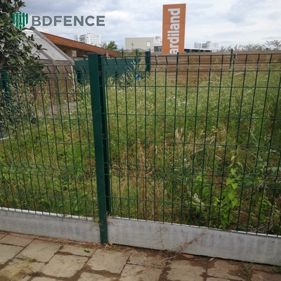 Easy Installation Garden Security Perimeter Customized 3D Curved Iron Wire Mesh Fence Peach Shape Post Fencing