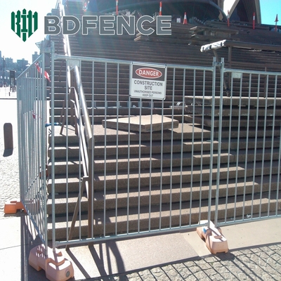 Powder Coated 3D Modeling Crowd Barrier Fencing 1.8m Height