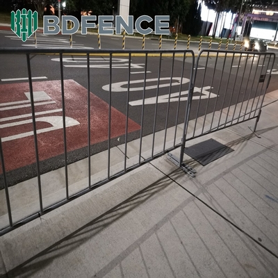 Customized 1.1*2.2m Temporary Fencing Easily Assembled Portable Metal Steel Barricade / Road Traffic