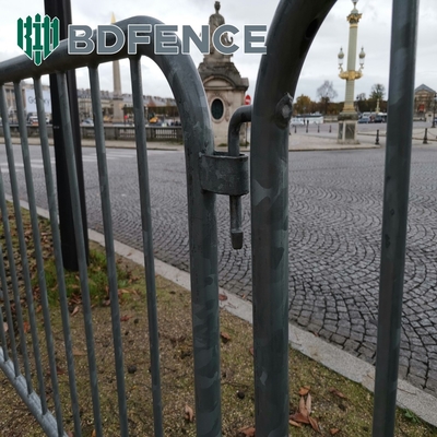 Customized 1.1*2.2m Temporary Fencing Easily Assembled Portable Metal Steel Barricade / Road Traffic