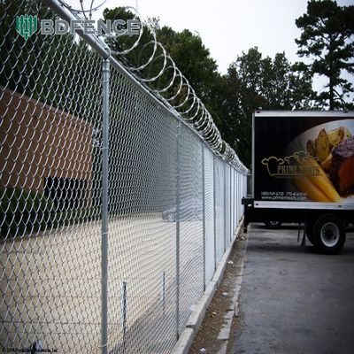 High Quality Chain Link Wire Fencing System Heavy Duty Diamond Hole Cyclone Wire Mesh Fence
