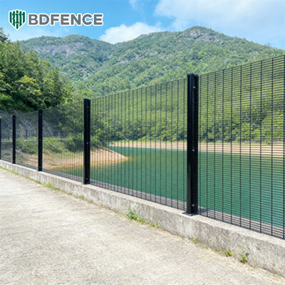 Top Spikes Clear View Anti-Climb Anti-Cut Steel Mesh 358 Fence Panel with Powder Coating Easily Assembled for Perimeter Security