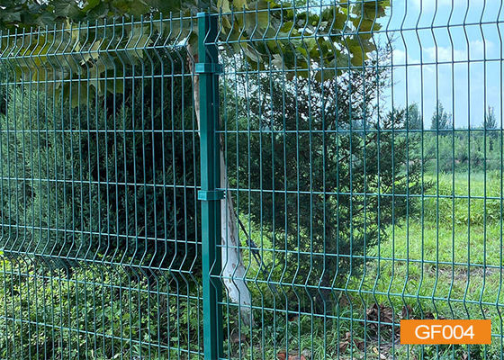 Rectangle Post PE Coating 50*200mm Wire Mesh Security Fence