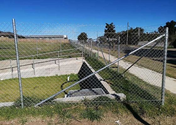 PVC Coated Chain Link Fencing Mesh Size 60*60mm And 48*2mm Post