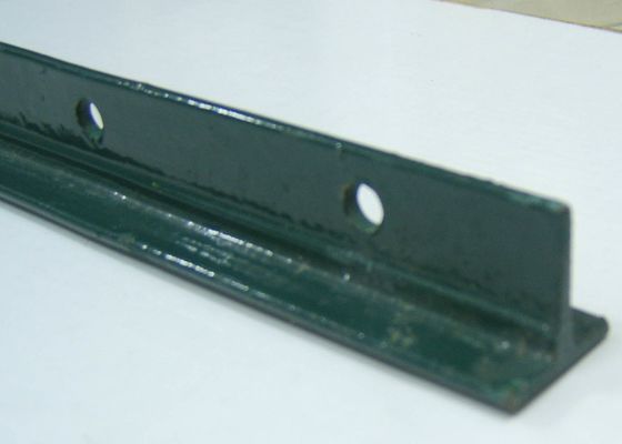 8ft 1.33lbs/Ft Green Painted Studded T Fence Post