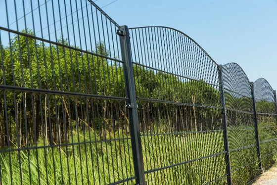 Square Post 2430*2500 Double Wire Mesh Fencing