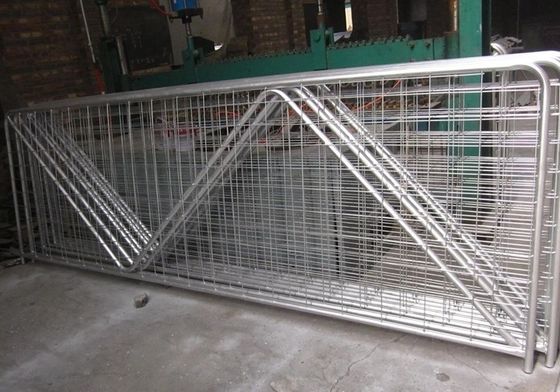 4mm Hot Dip Galvanized 1800mm Height Welded Farm Gate For Horse And Cattle