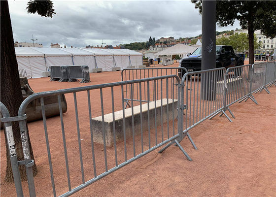 Bridge Shaped Foot 2.5m Crowd Control Fencing For Road Security