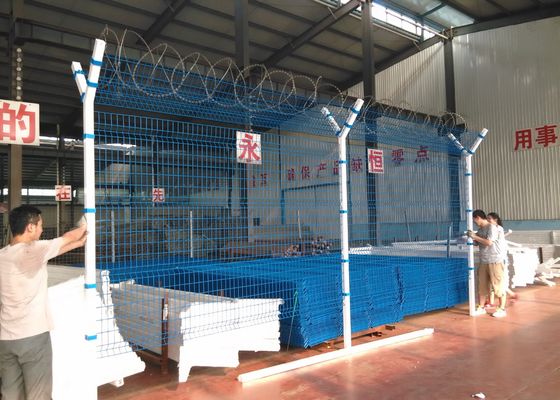 Powder Coated Razor Barbed Wire Fencing 50*200mm Mesh Rectangle Post