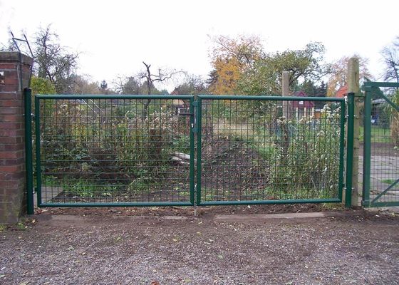 Safety Lock Round Post Decorative Metal Garden Gates