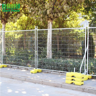 Galvanized Welded Metal Wire 2.4m Width Temp Construction Fence