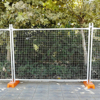 Galvanized Welded Metal Wire 2.4m Width Temp Construction Fence