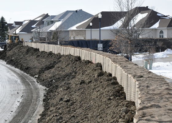 Geotextile 4.0mm Hesco Barrier Blast Wall For Flood Control