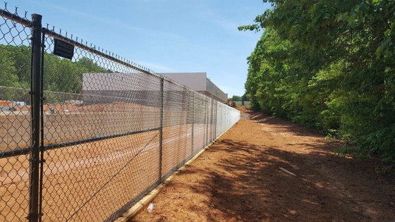 Corrosion Resistant Durable Hot Dipped Galvanized Cyclone Mesh Fabric Chain Link Fence For Sports Facilities