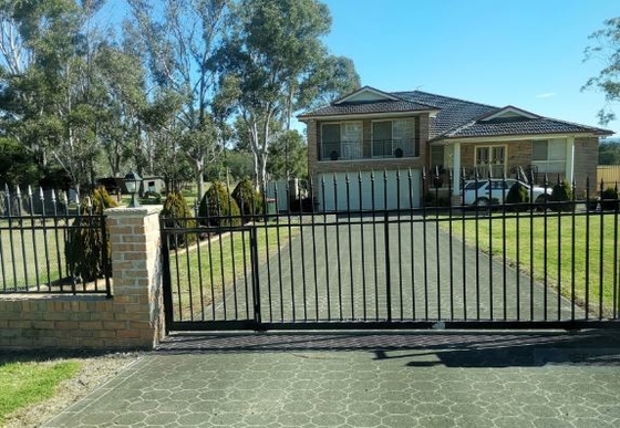 Galvanized Tube Powder Coated Steel Metal Fence Black Steel Fence