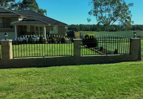 Galvanized Tube Powder Coated Steel Metal Fence Black Steel Fence