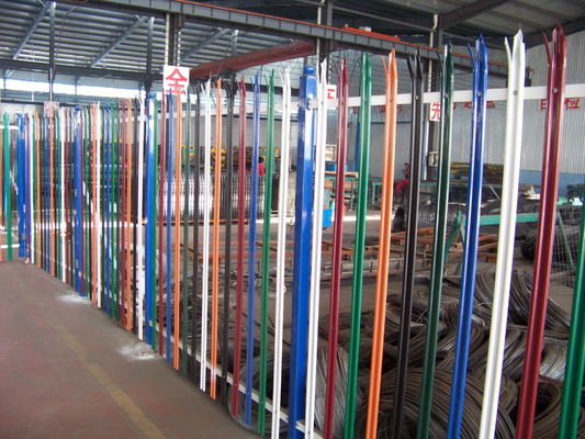 Industrial 2.4m Height Tubular Steel Fence Powder Coated Security Angle Rails 40*40mm