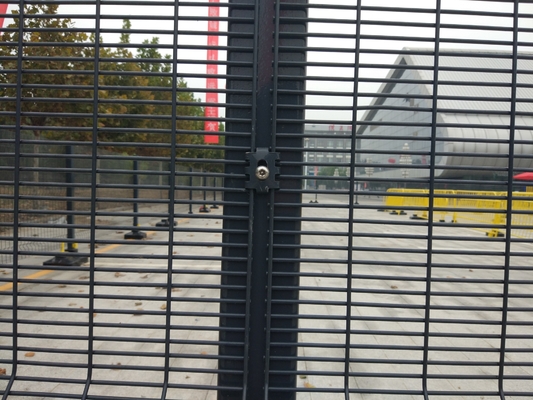 Curved Metal Steel 358 Mesh Anti Climb Security Fencing Powder Coated Customized